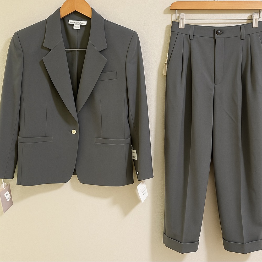 Austin Reed Gray Wool Blend Blazer & Trouser Suit Set Size 8P NWT